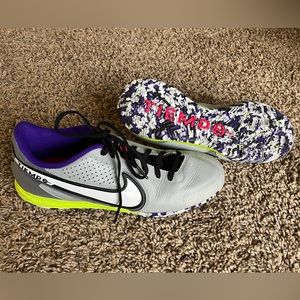 Nike indoor soccer shoes. Women’s 9